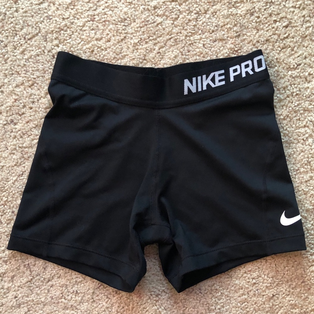 Girls Nike pros compression shorts